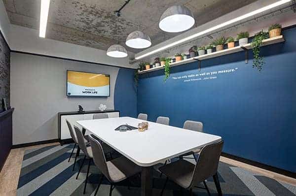 Worklife-freelance-co-working-space-meeting-room